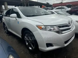 Toyota Venza V6 AWD 2010 Off white