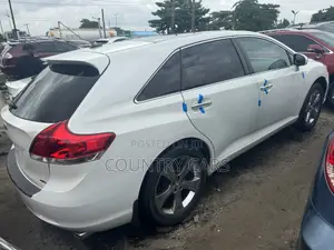 Toyota Venza V6 AWD 2010 Off white