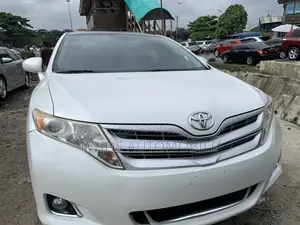 Toyota Venza AWD 2010 White