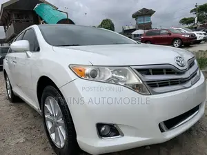Toyota Venza AWD 2010 White