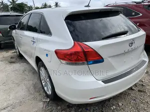 Toyota Venza AWD 2010 White