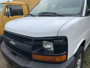 Chevrolet Chevy 2005 White
