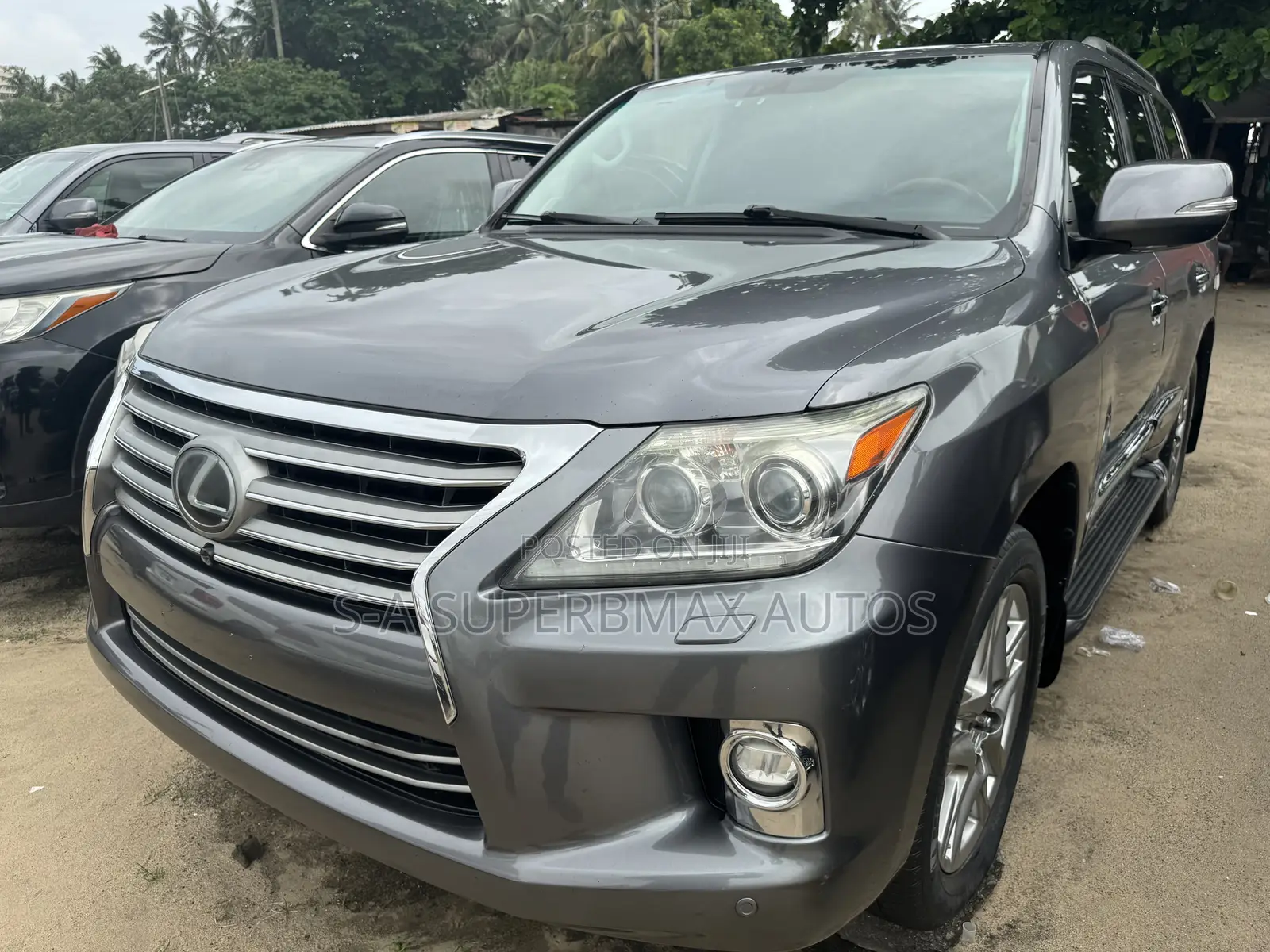 Lexus LX 570 AWD 2014 Gray