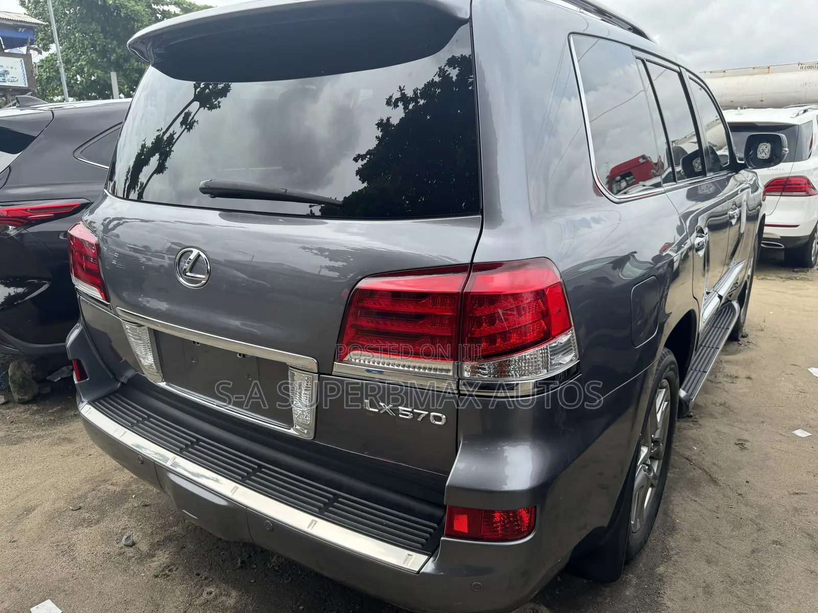 Lexus LX 570 AWD 2014 Gray