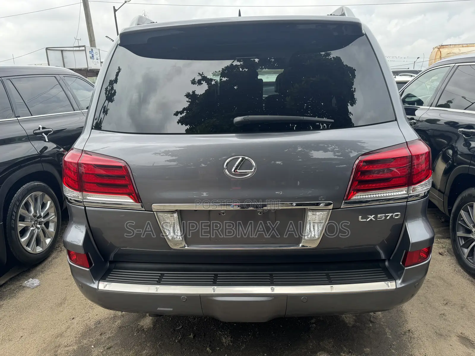 Lexus LX 570 AWD 2014 Gray