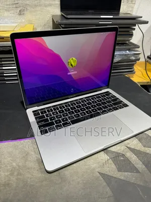 Laptop Apple MacBook 2018 16GB Intel Core I5 SSD 1T