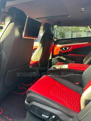 Lamborghini Urus for Rent (White)