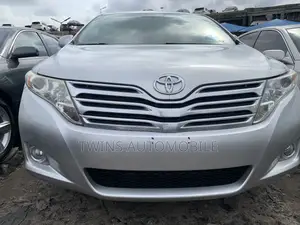 Toyota Venza AWD 2010 Silver