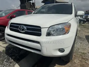Toyota RAV4 Limited 4x4 2009 White