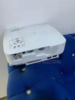 American Used, NEC Projector VT590 2000 Lumen
