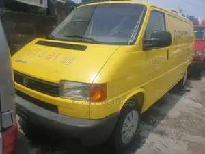 Volkswagen Transporter 2003 Yellow