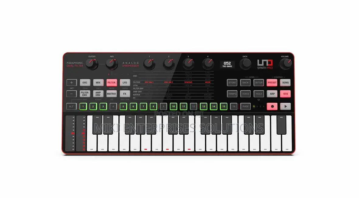 IK Multimedia UNO Synth Pro