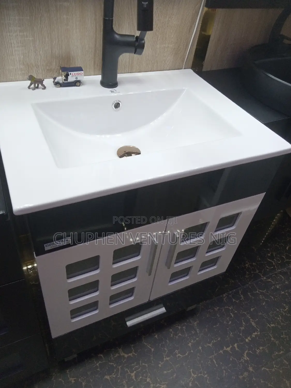 Bathroom Vanity With Sink