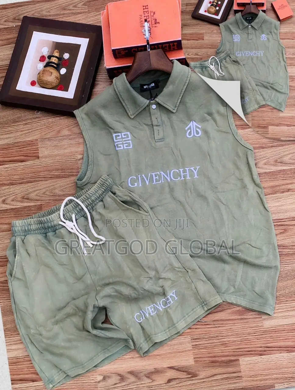 Givenchy Up and Down Wears