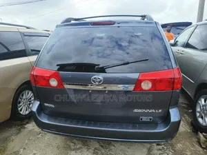 Toyota Sienna LE AWD 2006 Gray