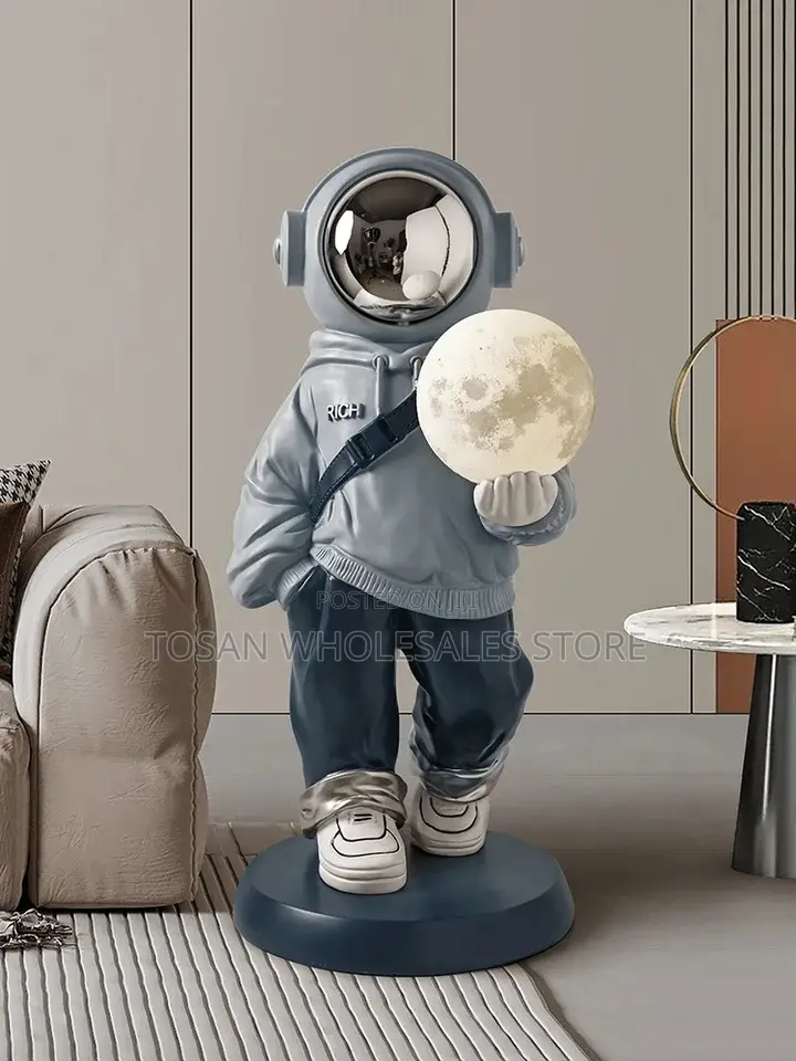 ‘Kanye West’ Floor Lamp