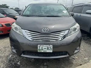 Toyota Sienna 2015 Gray