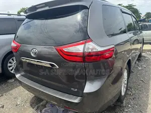 Toyota Sienna 2015 Gray