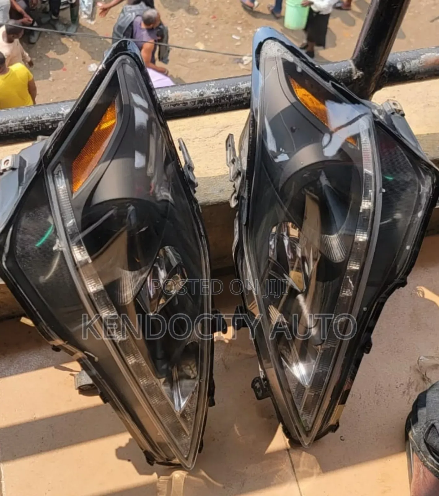 Headlight Ls250 2008/012 Set