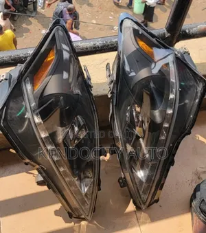 Headlight Ls250 2008/012 Set