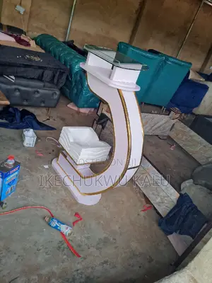 Pulpit White