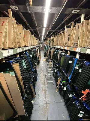All Kinds of Windscreen Glass for All Cars Available
