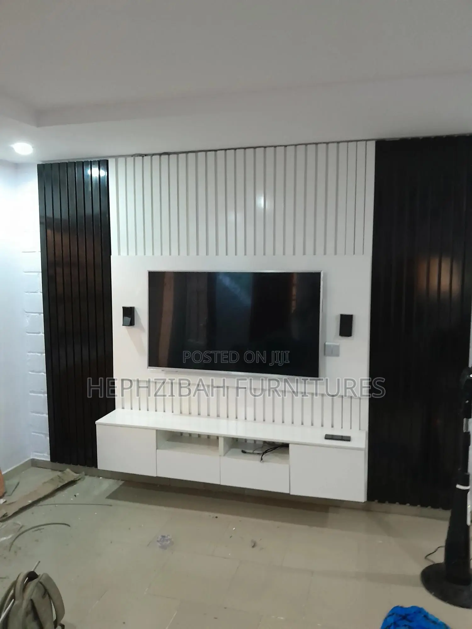 Multicoloured Wall Tv Console With Shelve