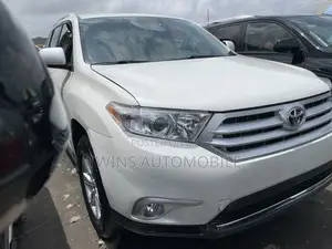 Toyota Highlander Limited 3.5l 4WD 2013 White