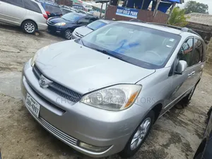 Toyota Sienna XLE AWD 2005 Silver
