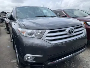 Toyota Highlander Limited 2012 Gray