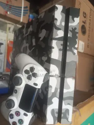 Ps4 Console, Hacked and Acccessorie