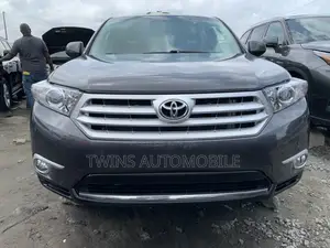 Toyota Highlander Limited 3.5l 4WD 2013 Gray