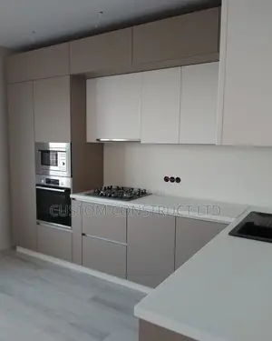 Classic Kitchen Cabinet With Functional Accessories
