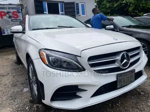 Mercedes-Benz C300 2016 White