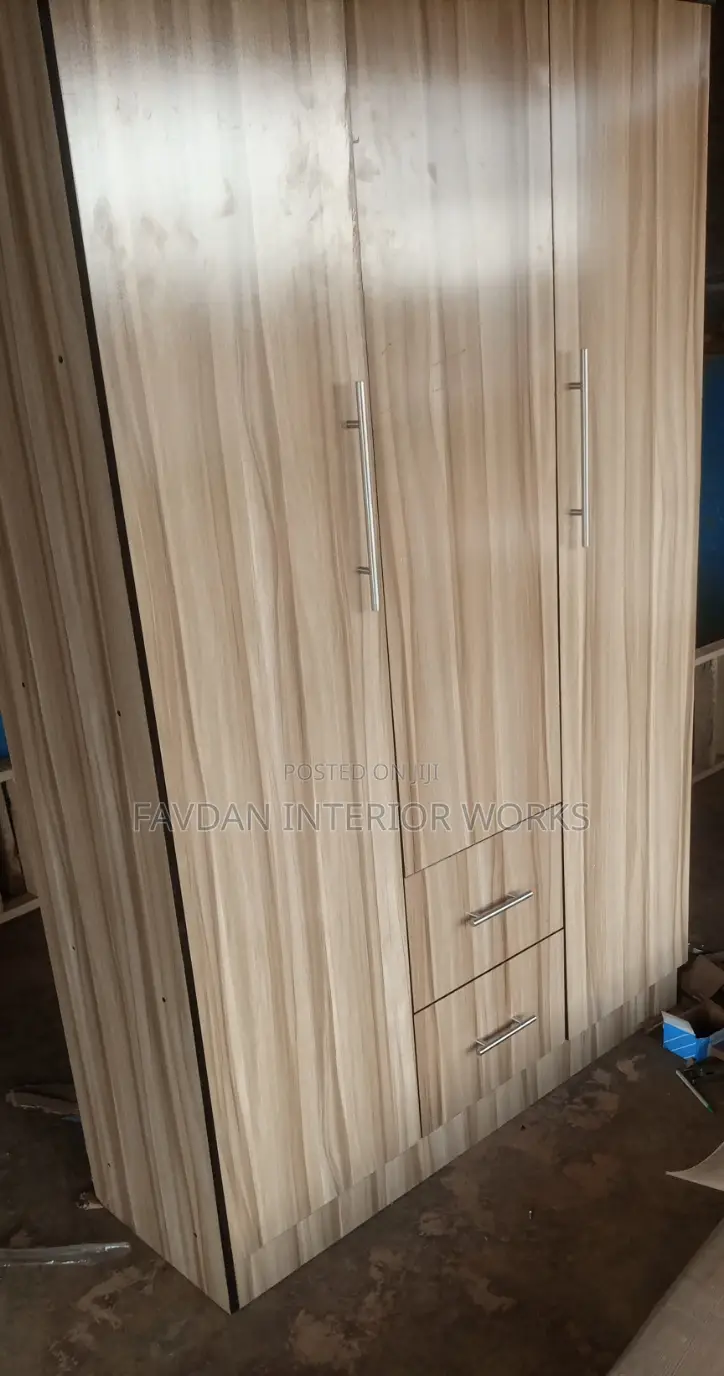 Quality 3 Doors Wardrobe
