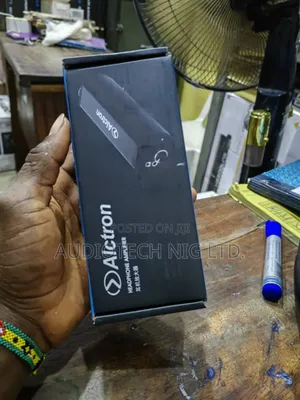 Photo - Alctron Headphone Amplifier