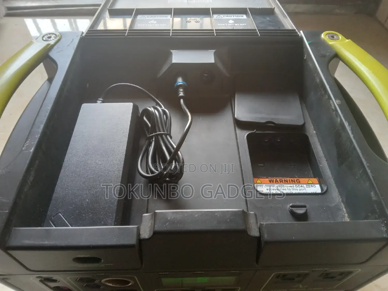 American Yeti 1500/3000 Watts Power Station