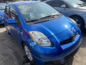 Toyota Yaris Base Sedan 4dr 2010 Blue
