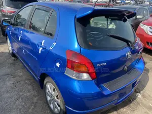 Toyota Yaris Base Sedan 4dr 2010 Blue