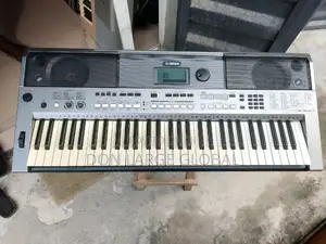 Yamaha PSR-E443