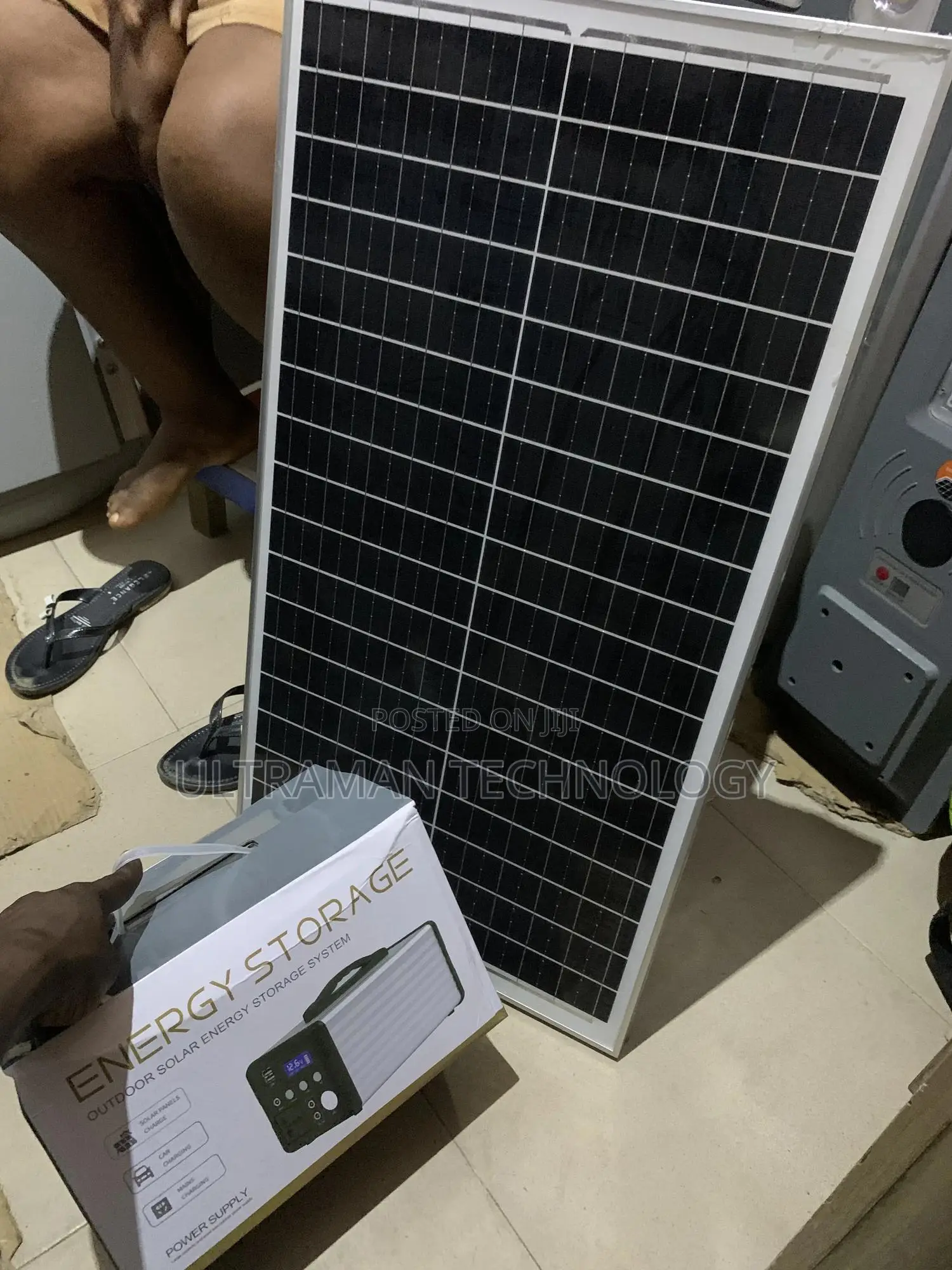 300 Watts Solar Generator + Additional Solar Panel