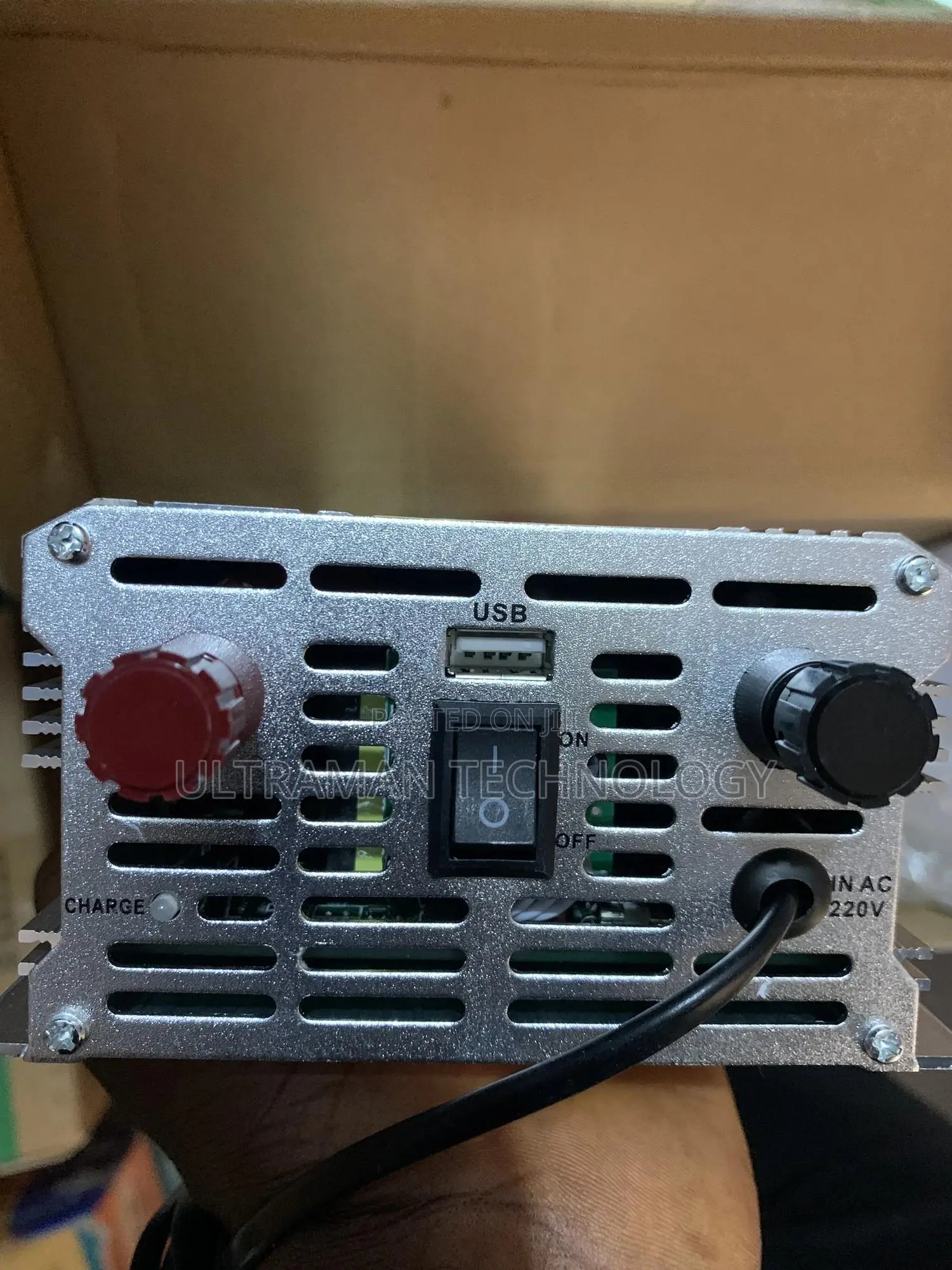 2000 Watts (2kva Mini Solar Inverter) Dc/Ac + 220v Charger