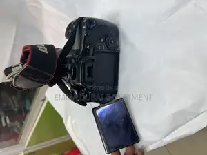 CANON EOS 60D Camera