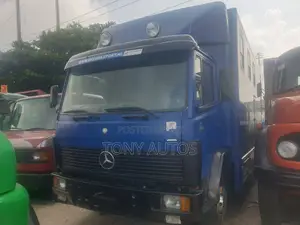814 Mercedez Benz Food Truck Tokunbo