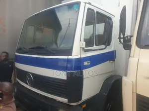 Mercedez 814 Tokunbo Food Truck With Direct Container
