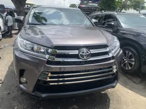 Toyota Highlander Limited Platinum 2019 Gray