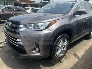 Toyota Highlander Limited Platinum 2019 Gray