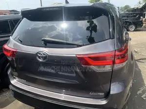 Toyota Highlander Limited Platinum 2019 Gray