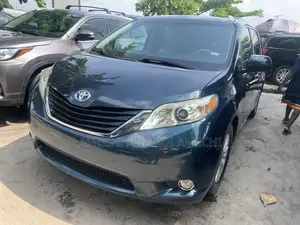 Toyota Sienna Limited AWD 7-Passenger 2013 Gray