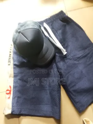 Photo - Classic Fashion Nika and Plain Cap